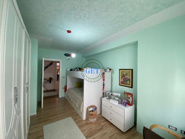 Durres, shitet apartament 2+1+Ballkon Kati 1, 118 m² 130.000 € (Ish Rajoni)