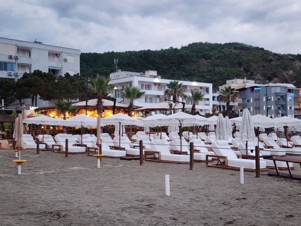 Durres, apartament ne plazh