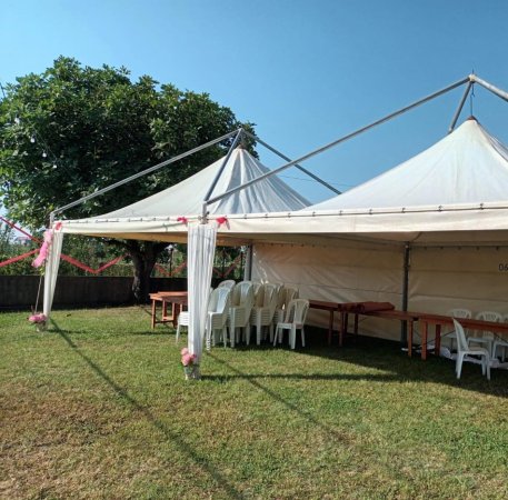 ofroj Tenda tavolina karrige me qera 10 €