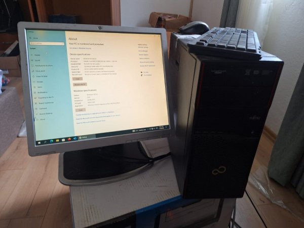 Tirane, shes Kompjuter+Monitor FSC + HP Compaq