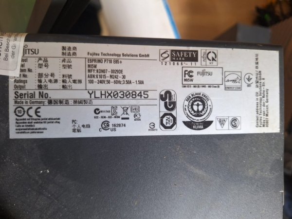 Tirane, shes Kompjuter+Monitor FSC + HP Compaq