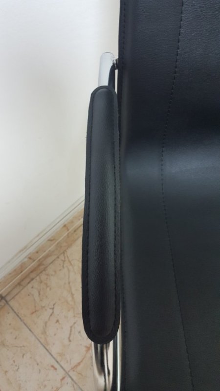 Tirane, shes Karrige zyre italiane me konstruksion metalik 3500 lek 35 €