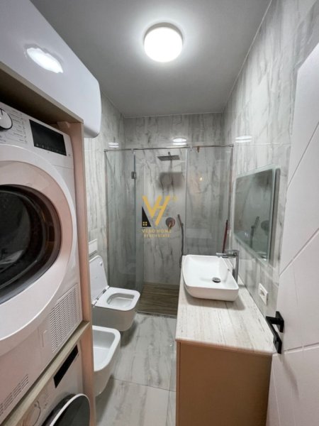 Tirane, jepet me qera apartament 2+1+Ballkon Kati 1, 90 m² 900 € (TEG)