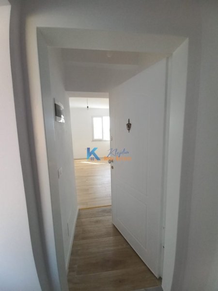 Tirane, shes apartament Kati 5, 29 m² 48.000 € (Rruga Kongresi i Manastirit)
