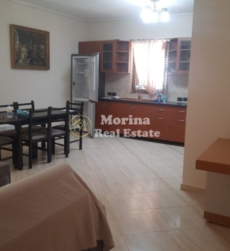 Tirane, jepet me qera apartament 3+1 Kati 2, 145 m² 600 € (Vilat Gjermane)
