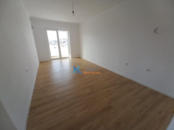 Tirane, shitet apartament 1+1+Ballkon Kati 5, 53 m² 79.000 € (Kongresi i Manastirit)