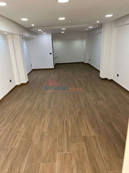 Tirane, shitet dyqan Kati 0, 175.000 € 