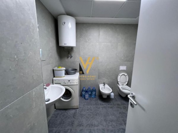 Tirane, jepet me qera apartament 2+1+Ballkon Kati 6, 90 m² 600 € (DON BOSKO)
