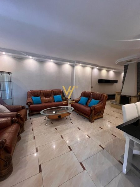 Tirane, jepet me qera apartament 2+1+Ballkon Kati 4, 122 m² 1.000 € (ISH EKSPOZITA SOT)