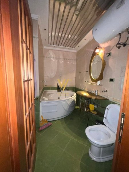 Tirane, jepet me qera apartament 2+1+Ballkon Kati 4, 122 m² 1.000 € (ISH EKSPOZITA SOT)