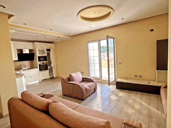 Tirane, shitet apartament 2+1 , 80 m² 120.000 € (Spitali Amerikan 3)