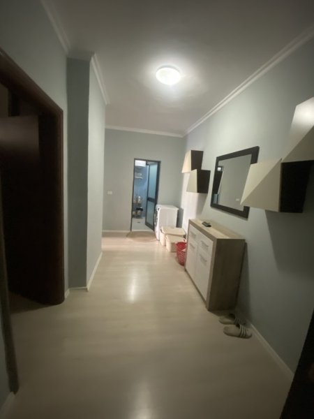 Tirane, shitet apartament 2+1+Ballkon Kati 5, 1 m² 100.000 € (5 maji)