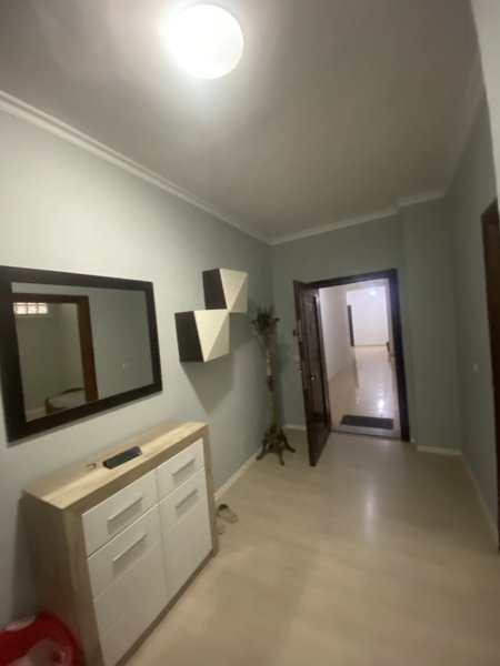 Tirane, shitet apartament 2+1+Ballkon Kati 5, 1 m² 100.000 € (5 maji)