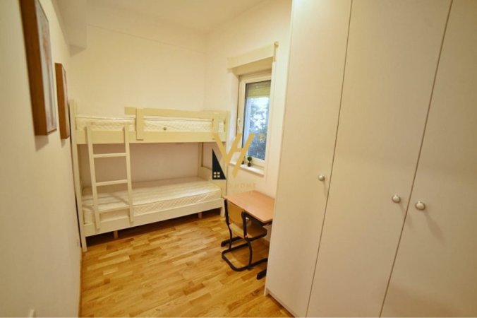 Tirane, jepet me qera apartament 2+1+Ballkon Kati 3, 80 m² 700 € (TEG)