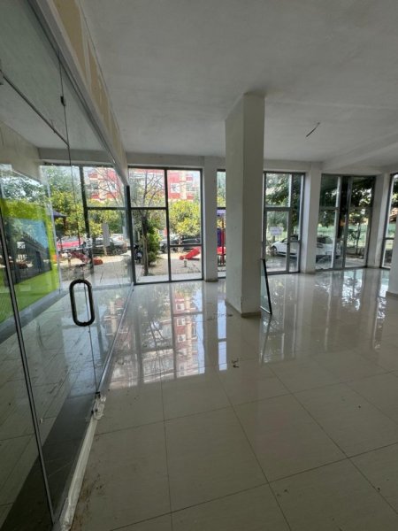 Tirane, shitet ambjent biznesi Kati 0, 68 m² 103.110 € (Paskuqan)