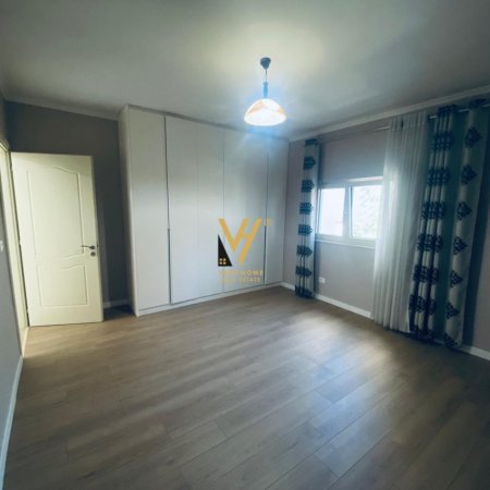 Tirane, jepet me qera apartament 2+1+Ballkon Kati 2, 130 m² 500 € (LINZE)