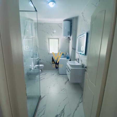 Tirane, jepet me qera apartament 2+1+Ballkon Kati 2, 130 m² 500 € (LINZE)