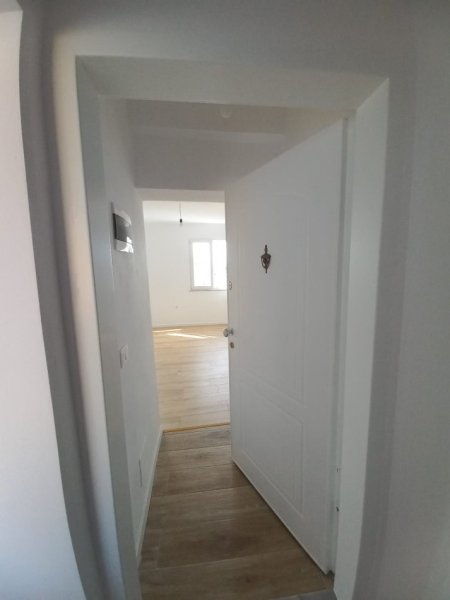 Tirane, shitet 1+1 Kati 5, 79.000 € 
