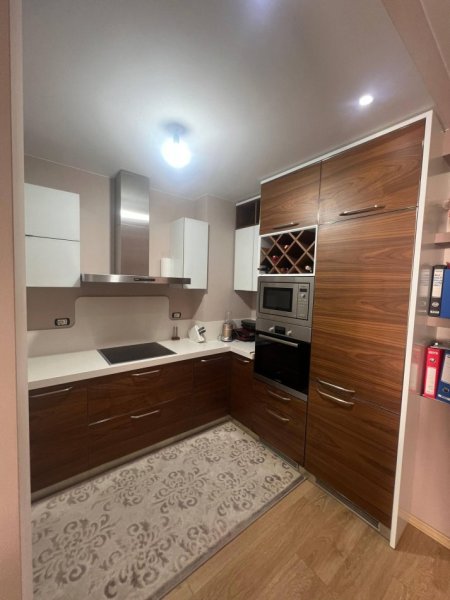 Tirane, shitet apartament 2+1 , 108 m² (Hotel Radison)