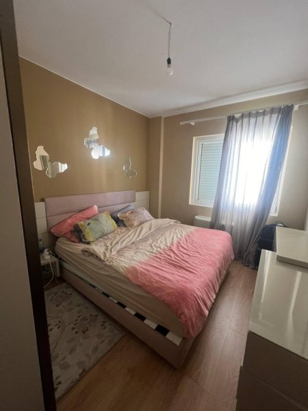 Tirane, shitet apartament 2+1 , 108 m² (Hotel Radison)
