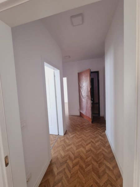 Tirane, shitet apartament 2+1 , 100 m² 172.000 € (Kopshti Botanik)
