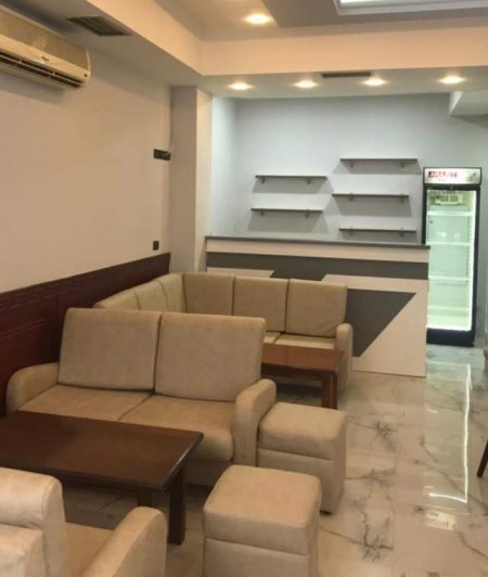 Tirane, shitet bar-kafe Kati 0, 53 m² 85.000 Euro (kongresi i tiranes)