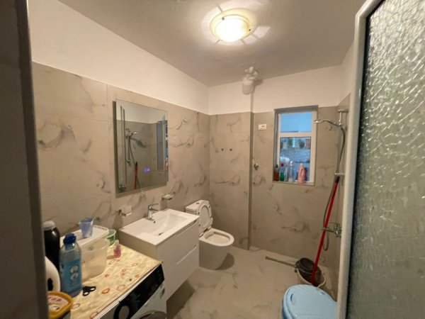 Tirane, shitet apartament 3+1 Kati 4, 110 m² 140.000 € (Ali Demi)