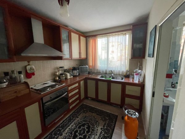 Tirane, shitet apartament 3+1 Kati 4, 110 m² 140.000 € (Ali Demi)