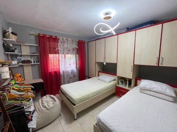 Tirane, shitet apartament 3+1 Kati 4, 110 m² 140.000 € (Ali Demi)