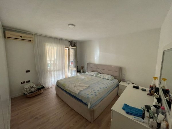 Tirane, shitet apartament 3+1 Kati 4, 110 m² 140.000 € (Ali Demi)
