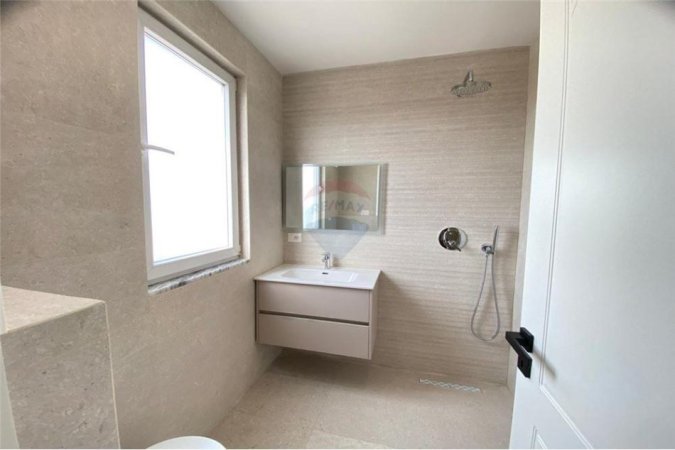 Tirane, shitet apartament 2+1 , 87 m² 180.000 € (Rruga e Kavajës - Globe)
