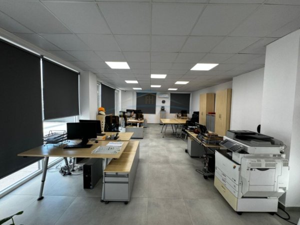 Tirane, shitet apartament 3+1+Ballkon , 261 m² 260.000 € (Yzberisht)