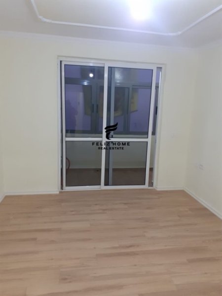 Tirane, shitet apartament 1+1+Ballkon Kati 4, 52 m² 85.000 € (SHKOLLA E BASHKUAR)