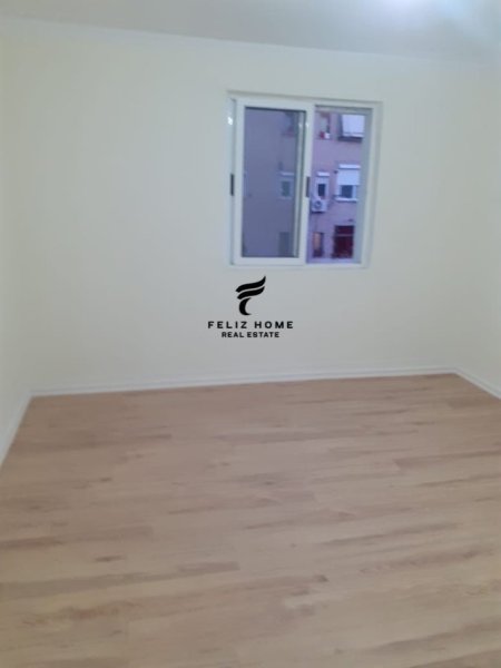 Tirane, shitet apartament 1+1+Ballkon Kati 4, 52 m² 85.000 € (SHKOLLA E BASHKUAR)