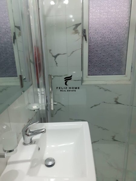 Tirane, shitet apartament 1+1+Ballkon Kati 4, 52 m² 85.000 € (SHKOLLA E BASHKUAR)