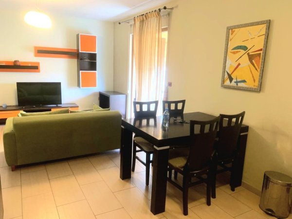 Tirane, jepet me qera apartament 2+1 Kati 13,  600 € (Ish-ekspozita)