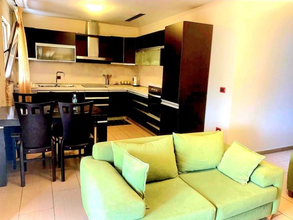 Tirane, jepet me qera apartament 2+1 Kati 13,  600 € (Ish-ekspozita)