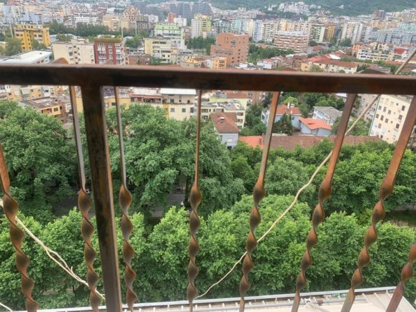 Tirane, jepet me qera apartament 2+1 Kati 13,  600 € (Ish-ekspozita)