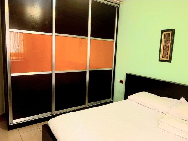 Tirane, jepet me qera apartament 2+1 Kati 13,  600 € (Ish-ekspozita)
