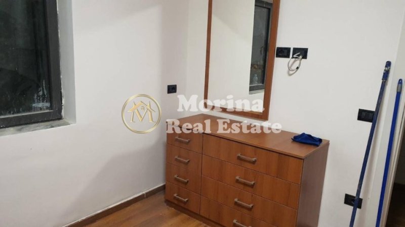 Tirane, jepet me qera 2+1 Kati 2, 75 m² 550 € (Selite)