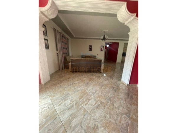 Tirane, jepet me qera apartament 2+1+Ballkon Kati 2, 180 m² 700 € (DON BOSKO)