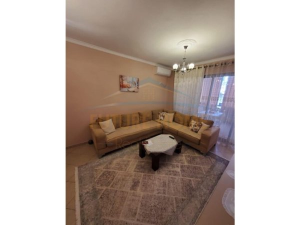 Tirane, shes apartament 1+1 Kati 5, 55 m² 73.000 € (Fresk)