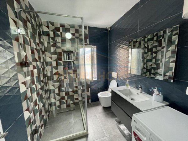 Tirane, shitet apartament 3+1 Kati 5, 103 m² 190.000 € (RRUGA E ELBASANIT)