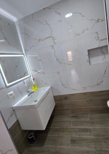 Tirane, shitet 2+1+Ballkon Kati 7, 96 m² 210.000 € (Rr Kavajes)