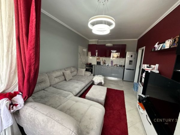 Tirane, shitet apartament 2+1+Ballkon Kati 2, 95 m² 135.000 € (Rruga Arkitekt Kasemi)