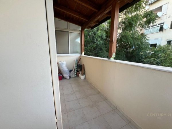 Tirane, shitet apartament 2+1+Ballkon Kati 2, 95 m² 135.000 € (Rruga Arkitekt Kasemi)