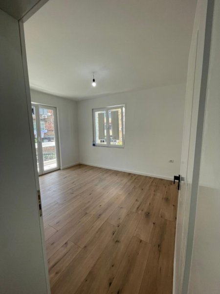 Tirane, shitet apartament 2+1 Kati 3, 65 m² 145.000 € (Mine Peza) TT 1129