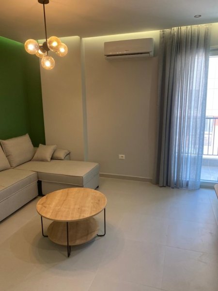 Tirane, shes apartament 1+1+Ballkon Kati 2, 90 m² (don bosko)