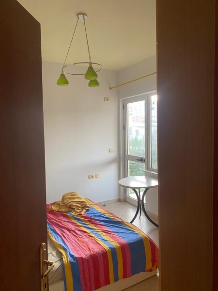 Tirane, shes apartament 2+1 Kati 1, 90 m² 120.000 € (astir)