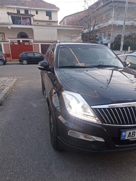 Tirane, shes SUV | Fuoristrad | Xhip Ssangyong Rexton Nafte, e zeze automatik Klima 291.000 km 14.000 €